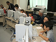 耳の不自由な子どものたちのためのパソコン教室を開催しました