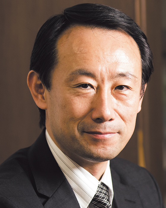 江崎 禎英 氏